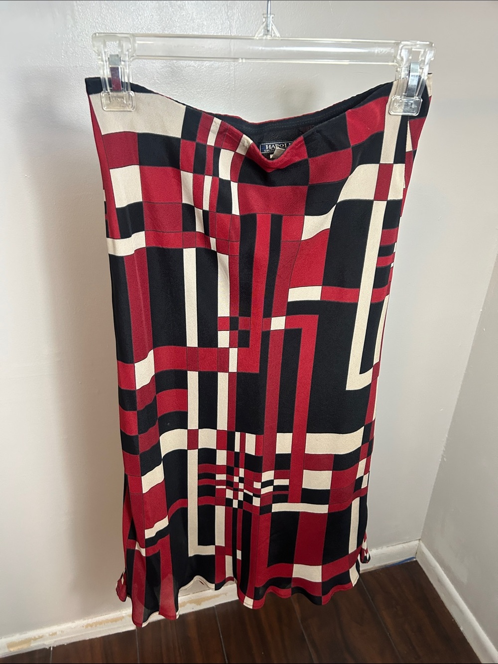 Harold’s Geometric Print Midi Skirt 100% Rayon Red Black Cream